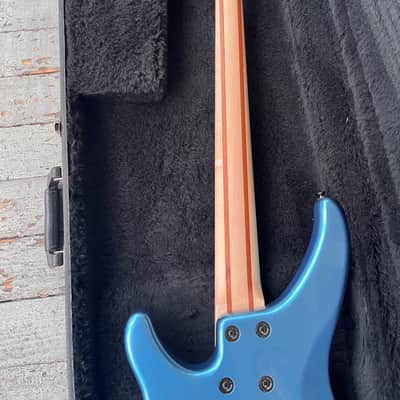 Yamaha TRBX304 2023 - Factory Blue image 9