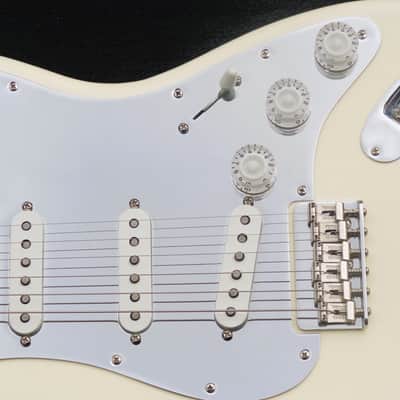Fender Nile Rodgers Hitmaker Stratocaster 2022 - Olympic white nitro image 3