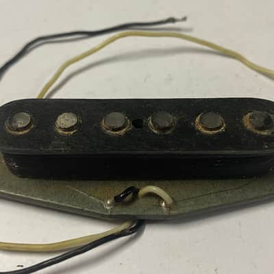 Vintage 1974 Fender USA Stratocaster neck pickup flat poles 5.77k – Original windings image 2