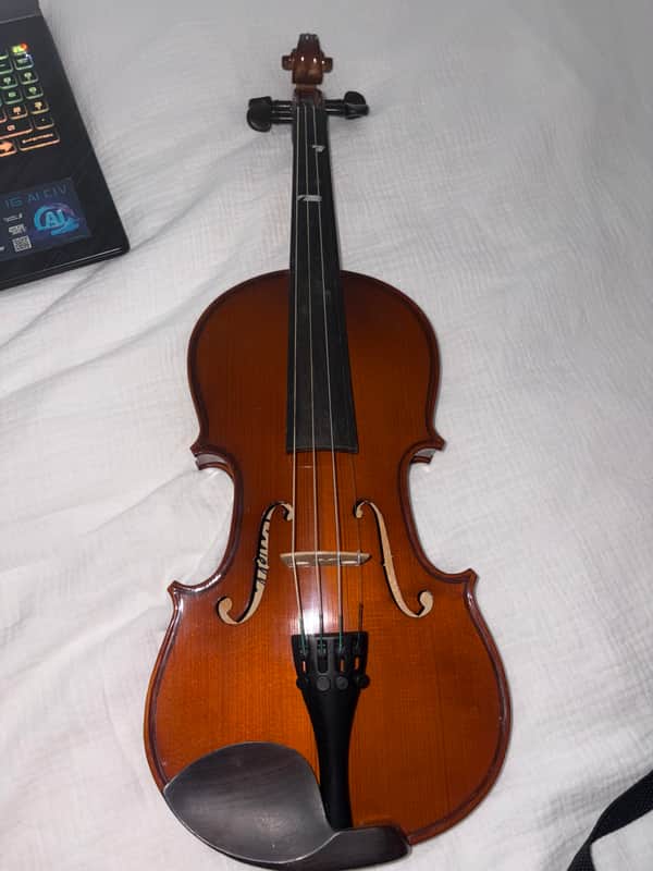 Violon Civelli 4/4 avec archet, étui rigide et épaulière Kun image 1