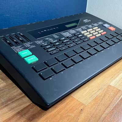 Yamaha RX7 Digital Rhythm Programmer - Black image 3
