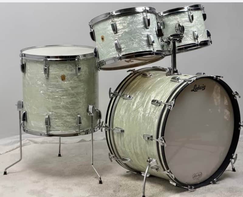 Ludwig No. 983-1 Hollywood Outfit 8x12 / 9x13 / 16x16 / 14x22" Drum Set with Keystone Badges 1967 - 1968 - Oyster Black Pearl Bild 1