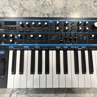 Novation Bass Station II 25-Key Monophonic Synthesizer