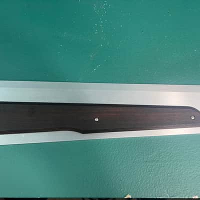Korg M3 88 keys right side  End panel