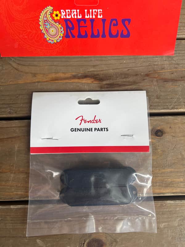 Real Life Relics Genuine Fender Black Mustang® Pickup Covers Closed Top No holes (Set of 2) 0080149049   [DA1] image 1