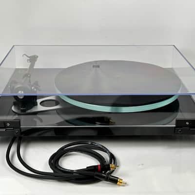 Rega P3 Planar Three Turntable image 13