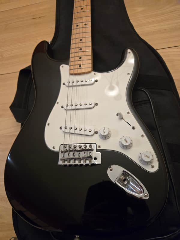 Fender Fender Stratocaster 2000s? - Black laquer image 1
