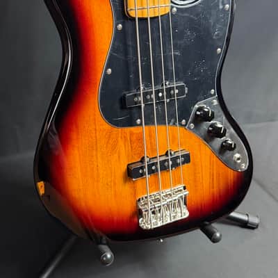 Squier Classic Vibe 70's Jazz Bass 4-String Bass Guitar 3-Tone Sunburst Finish image 3