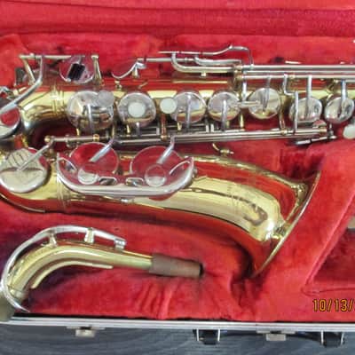 Armstrong brand Saxophone with mouthpiece, reed and case. Made in USA image 2