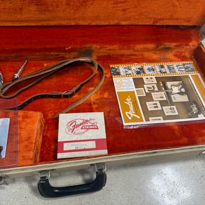 ULTRA RARE 1963-1964 Fender Stratocaster Case and Full case Candy set - strap, polish cloth, hang tags. etc NEAR MINT White Cookies and Cream image 11