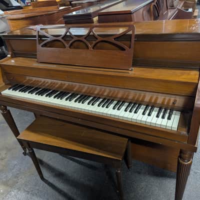 Kohler & Campbell Console Piano SN 616444 70s - Walnut image 1