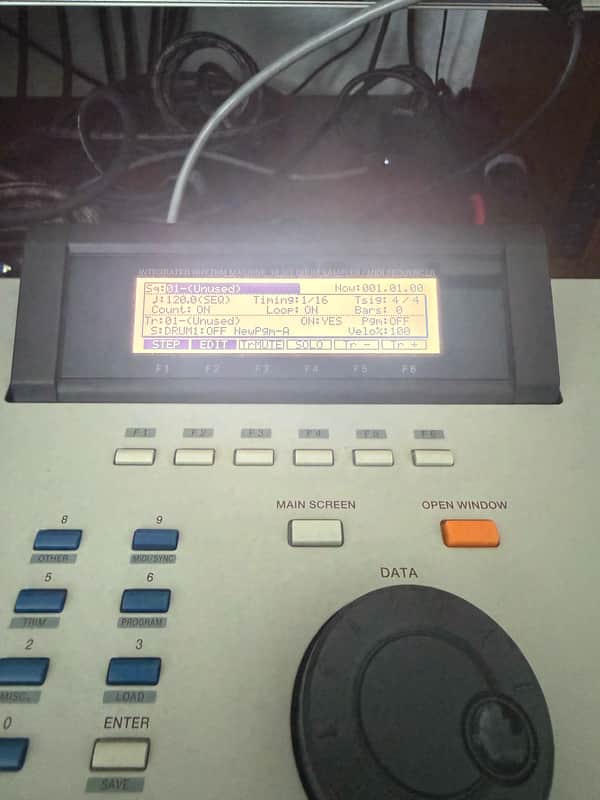 Immagine Akai MPC2000XL MIDI Production Center 2000 - 2005 - Grey - 1