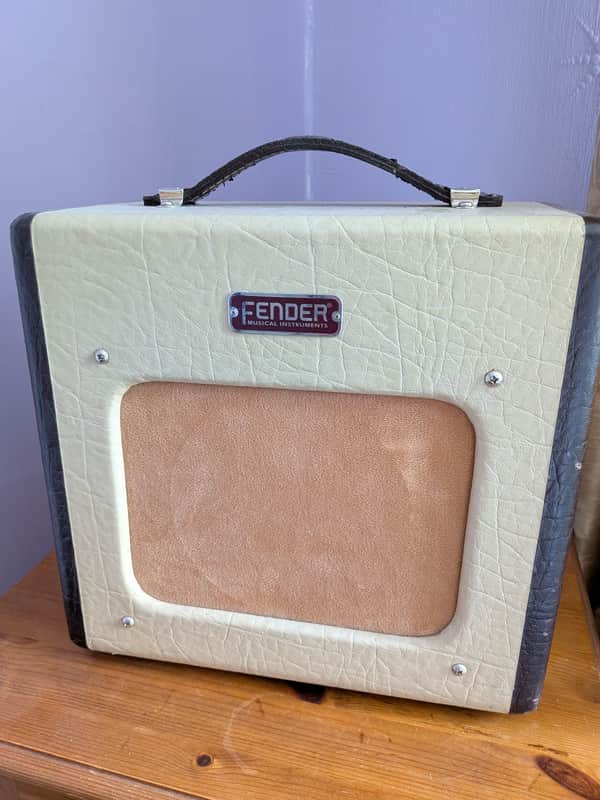 Fender Champion 600 all Tube 5-Watt 1x6" Guitar Combo 2007 - 2012 - Two-Tone Blonde / Brown image 1