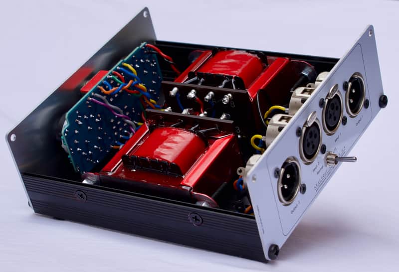 Neve Marinair Carnhill Style Transformer Box - British image 1