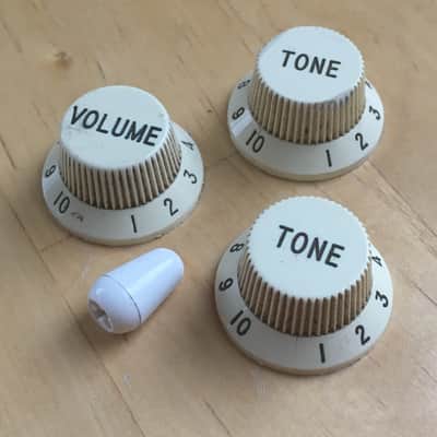 1987 Fender American Vintage Reissue Strat Stratocaster Knobs Guitar Relic Cream image 2