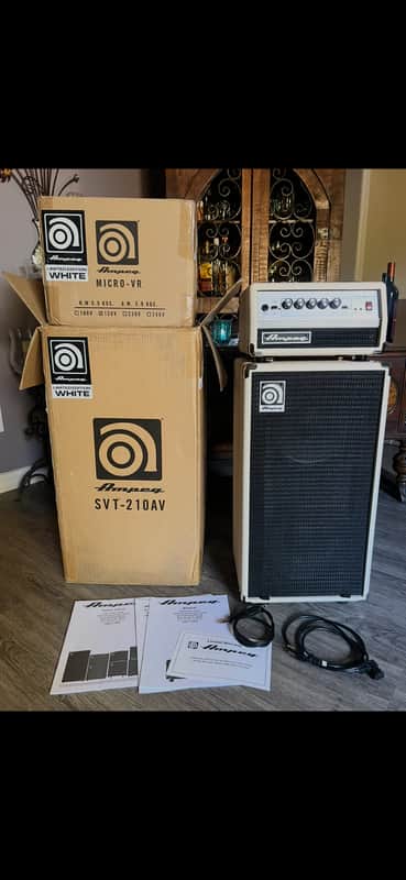 Ampeg Micro Classic Bass Stack-VR200 SVT210AV Limited Edition White 2021 - Limited Edition White image 1