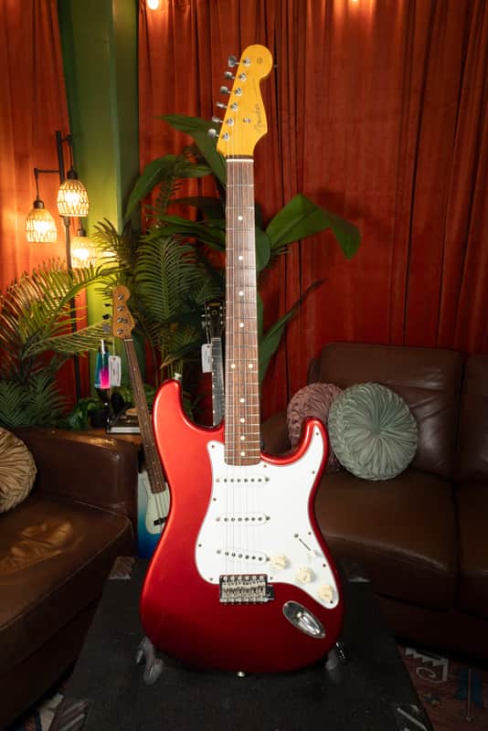 Fender Stratocaster 1999-2000 - Red image 1