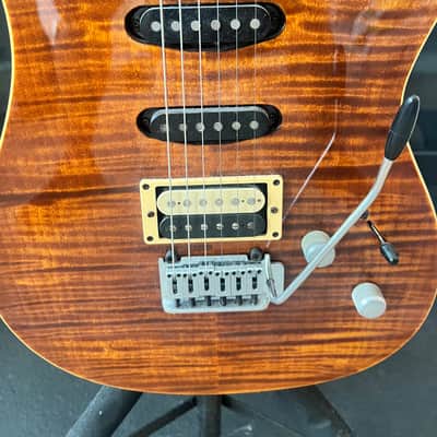 Peavey Limited LTD ST 2000’s - Amber flametop image 4