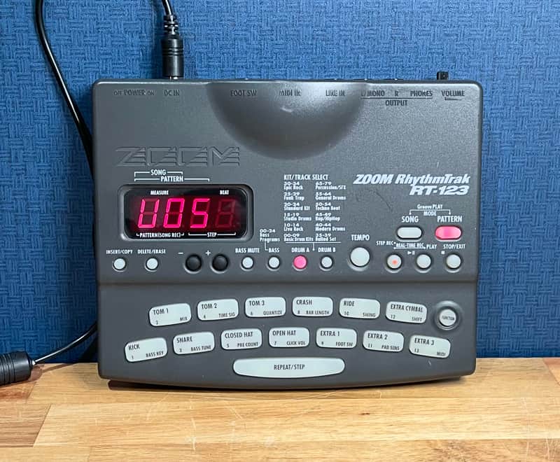 Zoom RT-123 Drum & Bass Machine - Black image 1