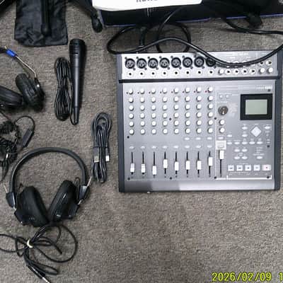 Korg D888 8-Track Digital Recording Studio 2000s - Black image 2