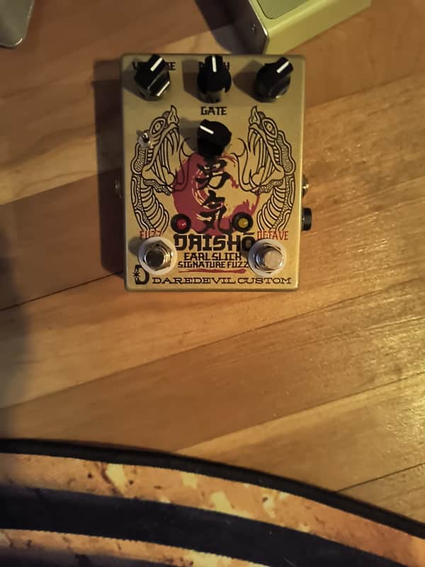 Daredevil Daisho Earl Slick Signature Fuzz 2018 - Gold image 1