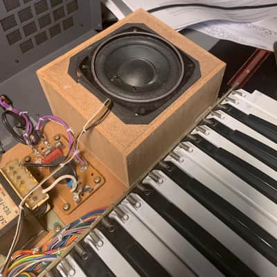 Roland Juno 106 s, original chips 80017a, fully restored, calibrated, iconic analog image 19