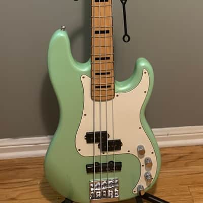 Fender Precision Bass Special Deluxe Series Bass image 2