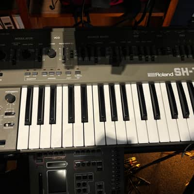 Roland SH-101 (Gray) – Classic Analog Mono Synth – Fully Working – Great Condition