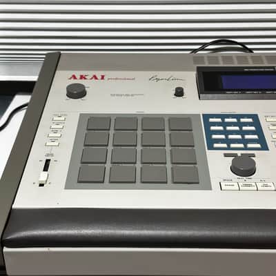 Akai MPC60  1988 - 1991 - Grey image 5