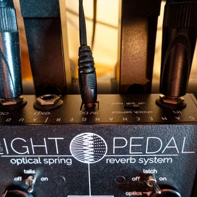Immagine Gamechanger Audio Light Pedal, Optical Spring Reverb, Power Supply Included - 2