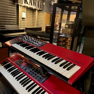 Nord Lead 2 49-Key 12-Voice Polyphonic Synthesizer 1997 - 2003 - Red image 2