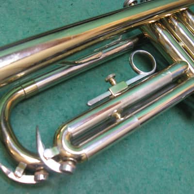 Blessing Scholastic B-125 Trumpet - Reconditioned - Case & Blessing 7C Mouthpiece image 12