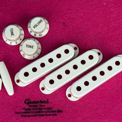 General Vintage Tone Full Ass. Pre cbs  covers / Knobs / tips fits Stratocaster®️ 50’s  round edges - White aged image 3