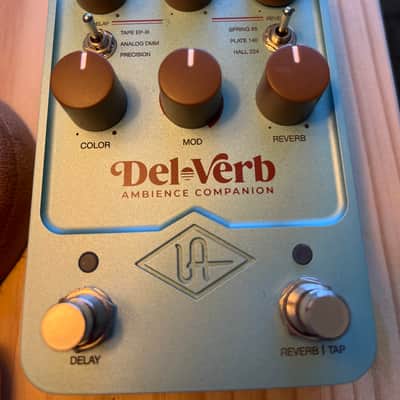 Universal Audio Del-Verb Ambience Companion 2023 - Present - Seafoam Green image 1