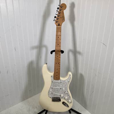 Fender MIM Stratocaster 1998 - White image 2