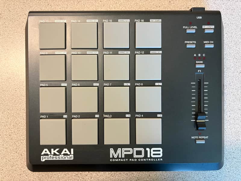 Akai MPD18