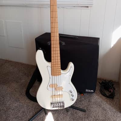 Carvin PB5  5 string bass image 1