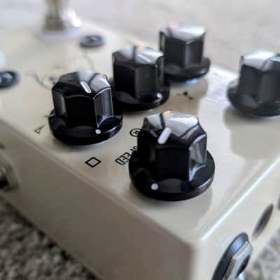 JHS Kodiak Tremolo 2018 - Present - Tan image 3