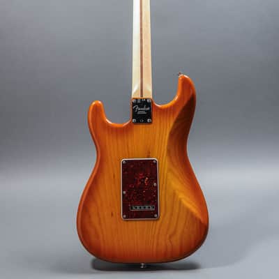 Fender Limited Edition American Pro Stratocaster 2018, Honeyburst image 5