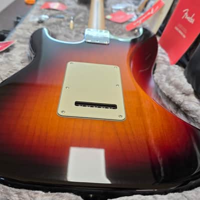 Fender American Professional Stratocaster 2018 BRAND NEW Time Capsule CASE QUEEN Ultra Luxe 2-Tone Sunburst USA Strat 60s vintage 4-bolt neck Investor Guitar image 17