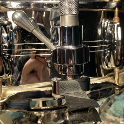 Slingerland - 5x14" Sound King, 8-Lug Snare Drum, with Trick Strainer 1974–1976 - Chrome Over Brass Shell. image 10