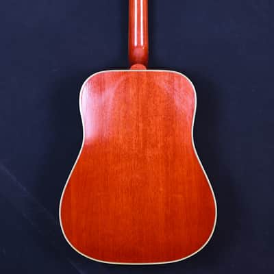 Gibson Custom Shop Historic 1960 Hummingbird with Fixed Bridge from 2021 in Heritage Cherry Sunburst with original case image 2