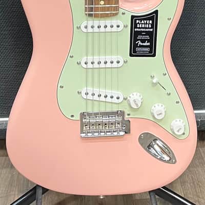 Fender Limited Edition Player Stratocaster with Pau Ferro Fretboard 2022 - Shell Pink image 2