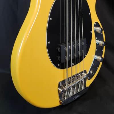 Sterling By Music Man Pre Owned StingRay Classic RAY25CA 5 string Elec. Bass W/PRO TEC Bag image 4