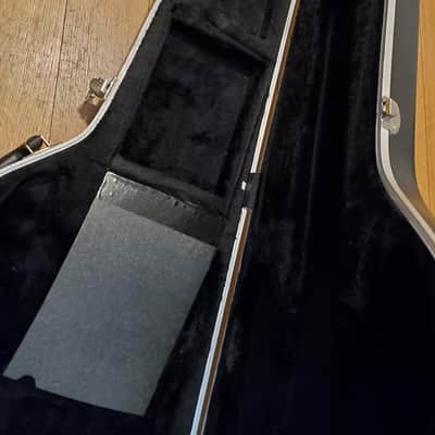 Fender Molded guitar case 2000's image 10