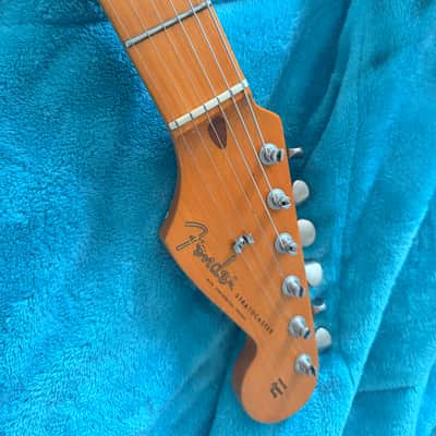 1998 Fender American Vintage ’57 Stratocaster AVRI – Aztec Gold – Lindy Fralin Pickups + Original Pickups Included – Complete Case Candy image 7