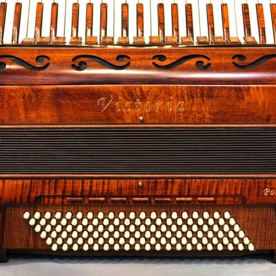 Victoria Poeta Marocca accordion image 2