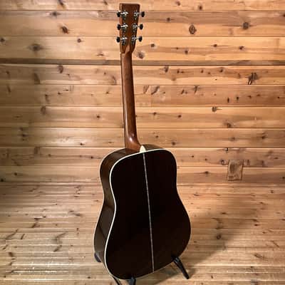 Martin D-28 Acoustic Guitar - Natural image 5