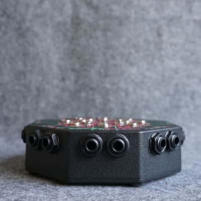 Boredbrain Music Patchulator 8000 8 Channel Mini Patchbay 2010s - Black image 3