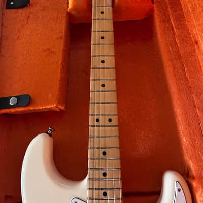 Fender Vintera III Late '60s Stratocaster 2025 - Present - Olympic White image 2